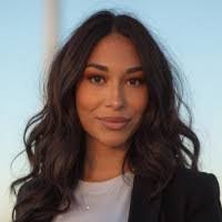 Tatiana Valenzuela's Instagram, Twitter & Facebook