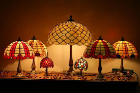 Aus keramik und an der seite des lampenfußes befindet sich ein kleiner kippschalter. Tiffany Lamps Art Nouveau Glass Art Decor Ideas For You 2018 Jugendstil Lampen Tiffany Lampen Glaskunst