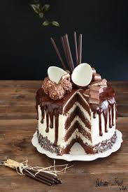 Drip Cake Tutorial Italiano Come Fare La Ganache Drip Cake Al Cioccolato Con Video Ricetta Dulcisss In Forno By Leyla Ricette Dolci Dolci Torte Dolci