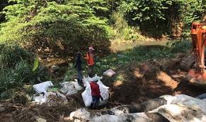 Jabatan kimia malaysia adalah jabatan yang menyediakan perkhidmatan analisis, penyiasatan dan perundingan saintifik kepada agensi kerajaan. Pencemaran Sungai Linggi Jabatan Kimia Analisis Sampel