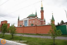 It honours the willingness of ibrahim (abraham) to sacrifice his son ismail (ishmael) as an act of obedience to god's command. Llwj4e7z8hispm
