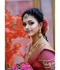 Pin By Manu On Tamil Look Indian Bride Hairstyle South Indian Bride Hairstyle Indian Wedding Hairstyles