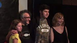 Pero ste no ha logrado llevar a un aumento sostenido de los nacimientos. El Hijo De Fito Paez Y Cecilia Roth Inauguro Una Muestra En Rosario Junto A Sus Padres Via Rosario