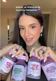 Review das Vitaminas da Kourtney Kardashian