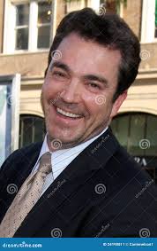 Jon Tenney, Leslie Urdang redaktionelles foto. Bild von ankommen