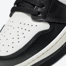 The air jordan 1 cactus jack has been 2019's biggest sellers with both the high and low version selling out as soon as they released, and with resale prices if you are looking for replacement laces for the travis scott cactus jack sneakers, look no further. Official Look At The Travis Scott Air Jordan 1 High Og Dark Mocha