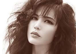 Một mỹ nhân bậc nhất hải ngoại: Phải bươn chải, làm đủ nghề kiếm sống tại  Mỹ, 60 tuổi vẫn xinh đẹp