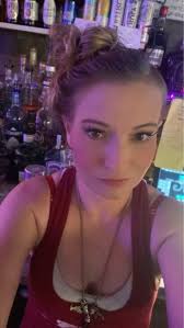 Sunday Funday at LLB! 🎱 Free pool ALL DAY Homemade Soup: 🍲 Chili Add a  side of cheesy garlic toast 😋 Catch Nicole Hobson & I after 5 😁