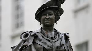 King george vi statue unveiling. Queen Mother Statue Unveiled At Poundbury Estate Bbc News