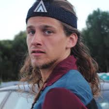 Hello fellow falcon fans! Anybody travelling from the US to Berlin and  going to the meetup