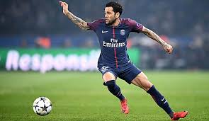 Vào tháng 6 năm 2006, sevilla đồng ý để alves gia nhập liverpool xong không thành do 2 đội không đạt được đồng thuận về mức giá. Dani Alves Uber Barca Wurde Morgen Zuruckkehren Wenn Sie Mich Kontaktieren