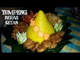 Namun tahukah anda bagaimana cara membuat nasi masukkan campuran beras dan beras ketannya ke dalamnya. Tips Membuat Tumpeng Menggunakan Beras Ketan Youtube