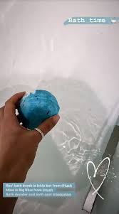 Mix together well, combining the oil with the colouring as much as possible. Stacey Solomon Raves About 2 Lush Bath Bomb That Softens The Skin For Baby Bath Time With Son Rex
