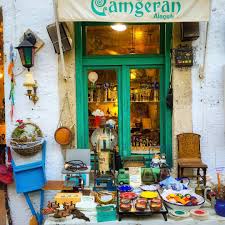 Alacati Tatilcilerin Gozde Yerlerinden Biri Alacati Yi Ziyaret Edecekler Icin Alacati Da Yapilacak Seyleri Bir Araya Getirdim Alacati Painting Instagram Art