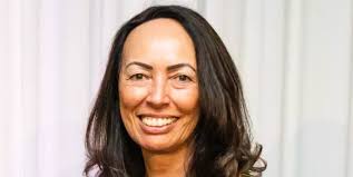 Leah Armstrong's Instagram, Twitter & Facebook