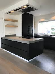 maatwerk keukens design zwart eikenhout met betonlook blad stuclook wanden mijn blog aangepaste keukens keuken ontwerp keuken ontwerpen