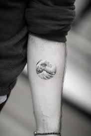 Hokusai Wave Tattoo By Alessandro Capozzi In Aureo Roma Tattoo Gallery Single Needle Tattoo Waves Tattoo Tattoos Gallery