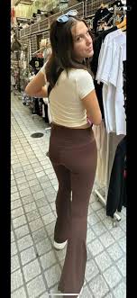 Perfectly Tight Butt : rMillieBobbyBrownHQ