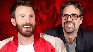 Mark Ruffalo apoia Chris Evans em tweet após ator postar nude