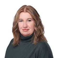 Stephanie Roos's Instagram, Twitter & Facebook