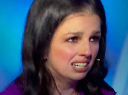 UNA FIGLIA IN LACRIME ….CHIUDE LA BUSTA PER EVITARE CONFLITTI CON LA MOGLIE  …..