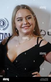 Joanna Ray's Instagram, Twitter & Facebook