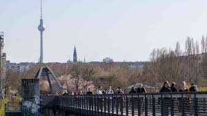 Viele berliner wissen vermutlich gar nicht, dass für die hauptstadt eine ausgangssperre gilt. Ostern Wie Nie Zuvor Was An Den Feiertagen Trotz Corona Erlaubt Ist Und Was Nicht Rbb24