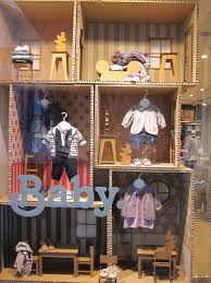 Vitrinismo Y Visual Merchandising Buscar Con Google Tienda De Ropa Ninos Decoracion Tienda De Ropa Tienda De Ninos