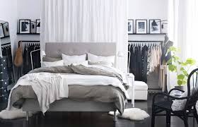 Da domus arredi lissone ogni letto ha il suo armadio a ponte. 10 Idee Per Arredare La Camera Da Letto Con Stile E Creativita Design Mag