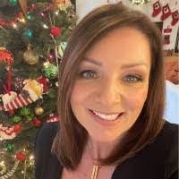 Lisa Gash's Instagram, Twitter & Facebook