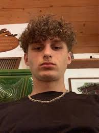 Daniel Hellmann's Instagram, Twitter & Facebook