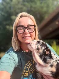 Friendsgiving 2024 was so much fun! Hiking, eating and lots of laughs.  🦃🥾🍁 @rainesridingu @nacolern @scott.wood.1293 @kk_adcox @bmartin9980  @rachel.reilly07 @hipsterhatch @karosfamilia