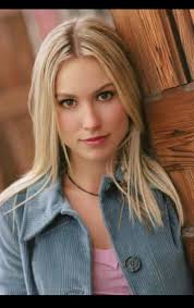 I know this sounds crazy but what if Clark Kent is the red-blue blur??