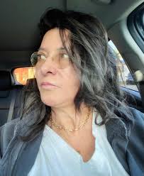 Challenges of being a hopeless romantic in modern relationships