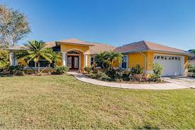 Check Out This Home I Found On Realtor Com Follow Realtor Com On Pinterest Https Pinterest Com Realtordotcom Building A House House Styles Mansions