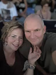 What small office spaces are available for rent in Mount Washington,  Kentucky, for counseling and reiki services?