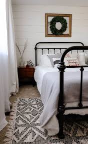 7 Farmhouse Bedroom Decor Ideas Modern Rustic Style Farmhouse Bedroom Decor Farmhouse Guest Bedroom Small Guest Bedroom
