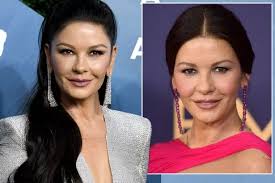 Catherine Zeta Jones stuns fans with fresh-faced new look at SAG Awards