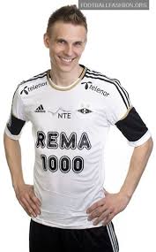 01.03.2018 ný útgáfa af nóra. Rosenborg Bk Adidas 2012 Home And Away Kits Football Fashion Rosenborg Bk Football Fashion Football Shirts