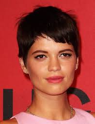 ultra shot hair style for women with round face pixie hairstyles short hair styles for round faces short hair styles