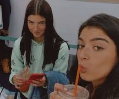 28 Images About Dixie D Amelio On We Heart It See More About Dixie Damelio Girl And Dixiedamelio In 2020 Dixie Perfect Sisters Charlie Video