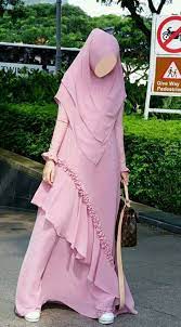 Kain yang satu ini sudah ada sejak tahun 1902 dan masih menjadi salah satu bahan yang paling digemari hingga kini. Model Gamis Syar I Ceruti Babydoll Premium Mewah Terbaru Model Pakaian Muslim Model Pakaian Islami Model Pakaian Hijab