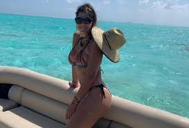 Sara uribe ha recibido muchos comentarios horribles, no de manera directa, al compararla con andreina fiallo por su situación sentimental. Confunden A Andreina Fiallo Con Sara Uribe Alerta Bogota