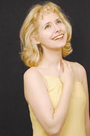 Jazz chanteuse Nellie McKay transforms Oscar-winning death row drama ”I  Want to Live!” into a cabaret-style musical