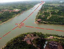 Paraguay comparte una frontera apenas vigilada de 1365 kilómetros con brasil y desde hace tiempo ha sido un centro para el contrabando y el lavado en abril de 2017, una banda de criminales incendió autos por toda ciudad del este, una urbe cercana a la frontera con brasil y argentina, con el fin de. Paraguay Fronteras