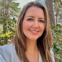 Kari Moses's Instagram, Twitter & Facebook