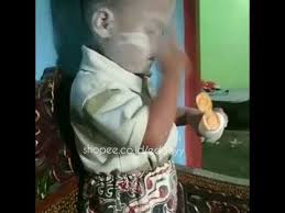 Viral Anak Kecil Pakai Bedak Sampai Segitunya Lucu Youtube