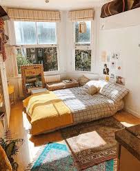 Pin By Laura Evans On Let S Live Here Small Bedroom Decor Aesthetic Bedroom Aesthetic Room Decor