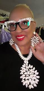 Robin Stennett's Instagram, Twitter & Facebook