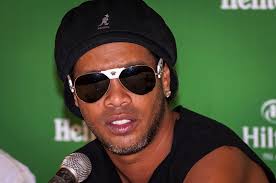 Il trasferimento di ronaldinho dal barcellona al milan dovrebbe rimpinguare le finanze del sion. Ronaldinho Vermogen Des Ex Fussball Stars 2021 Pleite